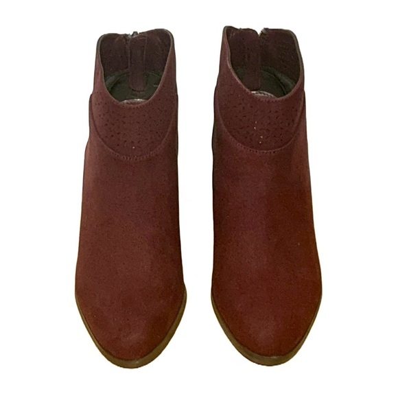 NWT Violet & Red Jackson Lazer Cut Topline Faux Suede Bootie in Burgundy Size 7M - Picture 7 of 16